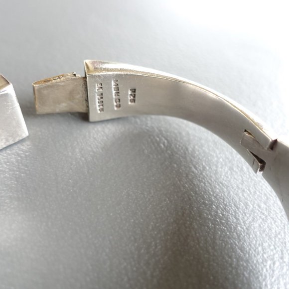 Mexico 64g Pineda-Inspired Sterling Onyx Hinged Cuff - Picture 7 of 14